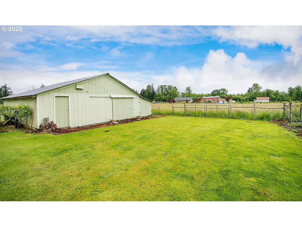 121 Rarey Road Winlock, WA 98596 - Photo 25 of 32 a black and white photo of a field