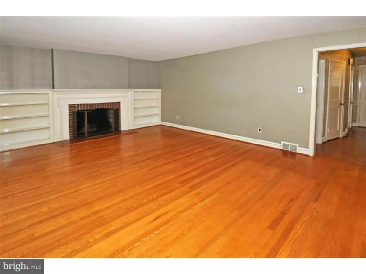 520 Georgian Road Glenside, PA 19038 - Photo 3 of 20 Living Room