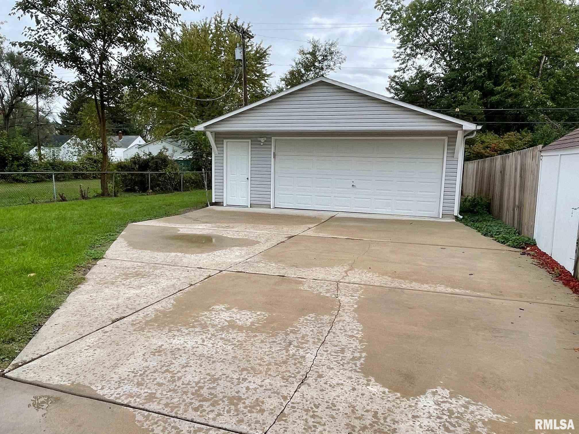 2920 South 3rd Street Springfield, IL 62703 - Photo 4 of 25