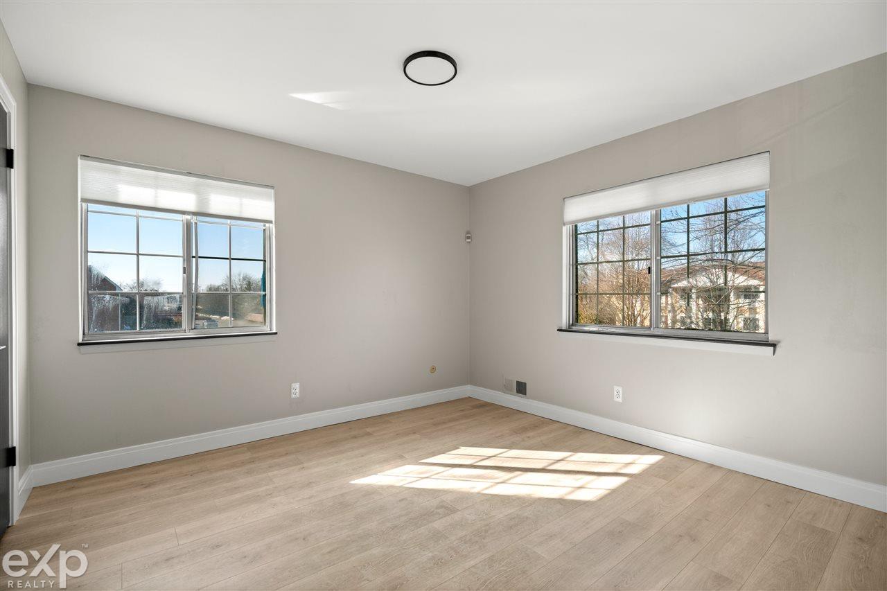 29181 Hayes Road Warren, MI 48088 - Photo 12 of 27 50035187-11.JPG