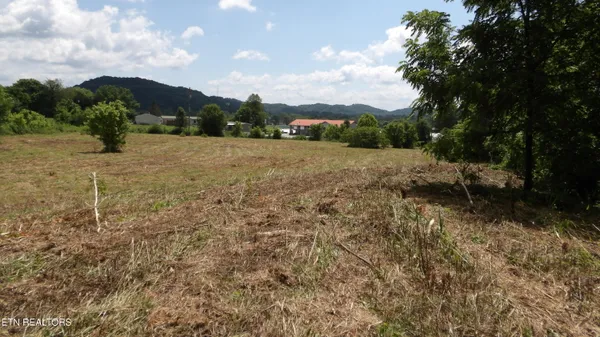 $159,900 | 5.6-ac Lonnie Reecer Road, Celina, TN 38551