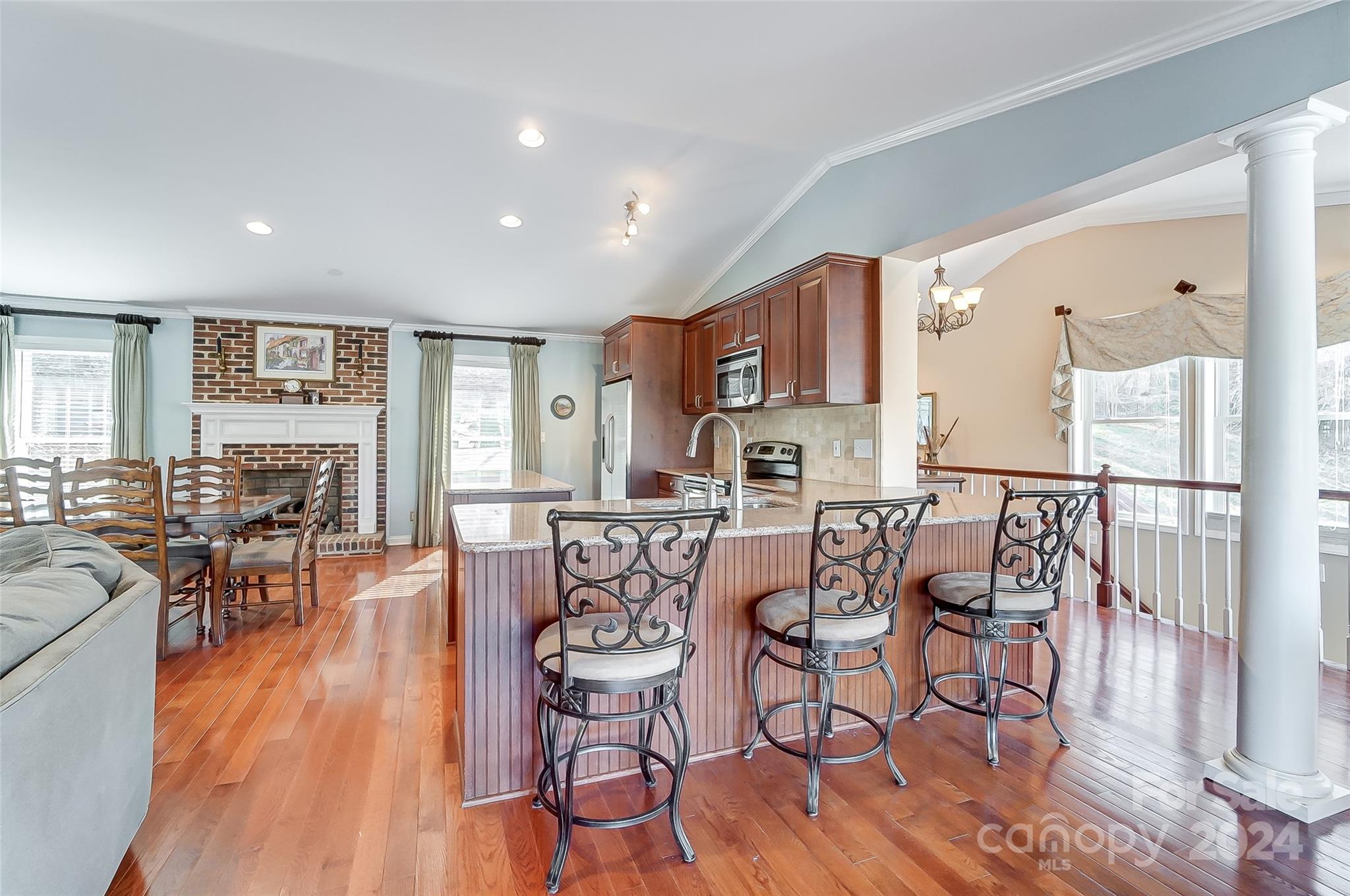 2704 Sadler Road Charlotte, NC 28278 - Photo 11 of 48 Gallery Image 11
