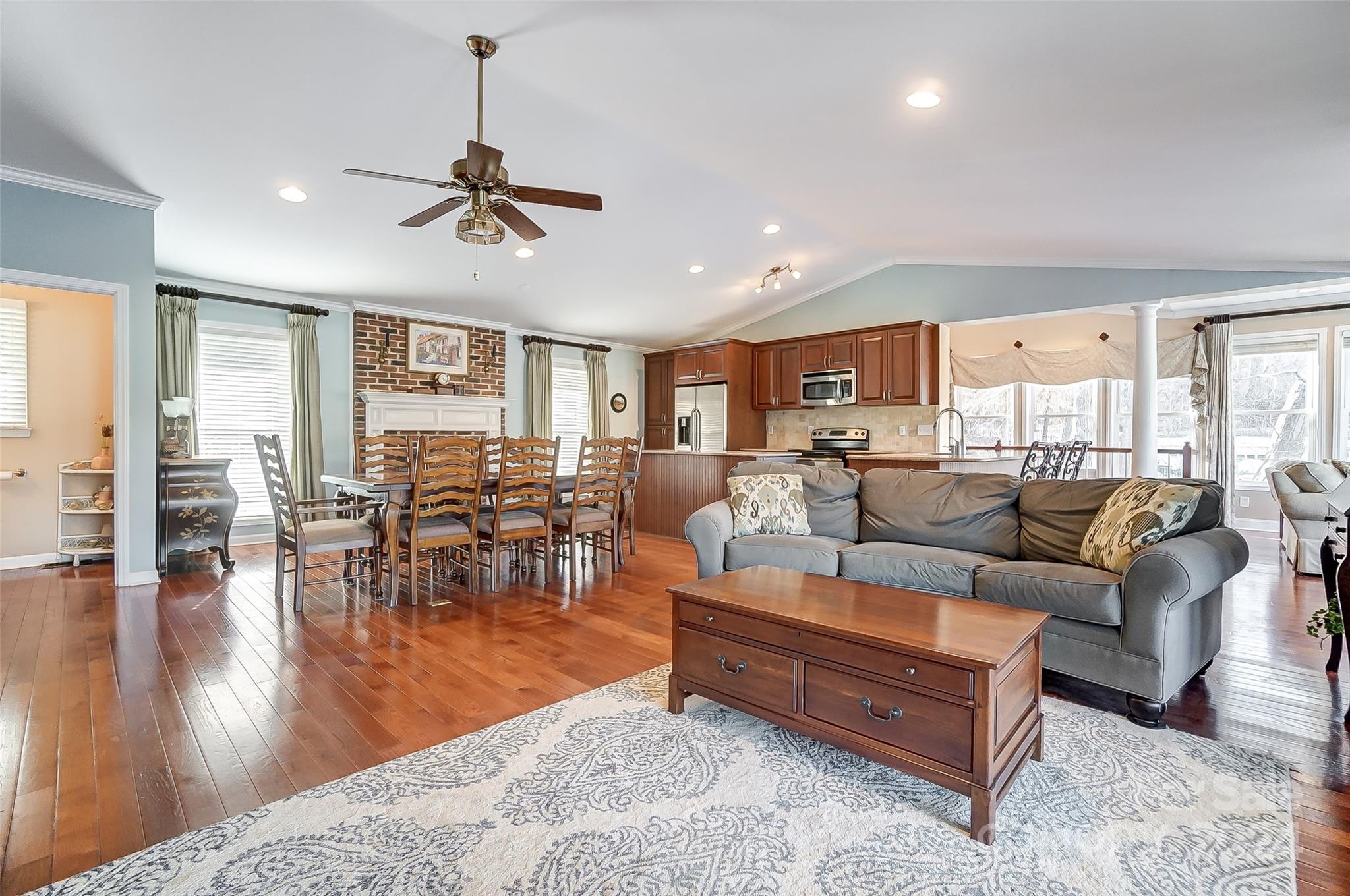 2704 Sadler Road Charlotte, NC 28278 - Photo 17 of 48 Gallery Image 17