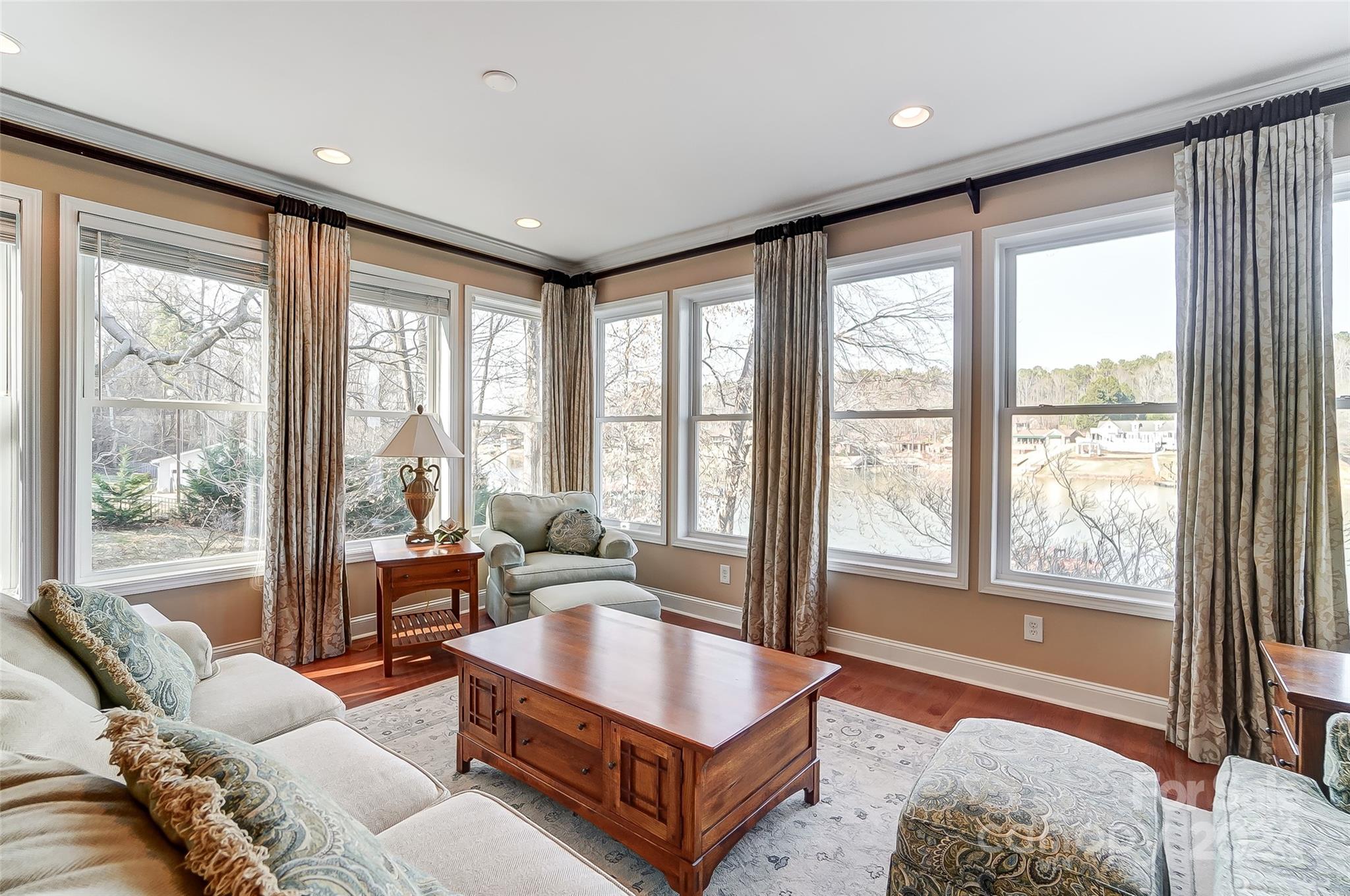 2704 Sadler Road Charlotte, NC 28278 - Photo 8 of 48 Gallery Image 8