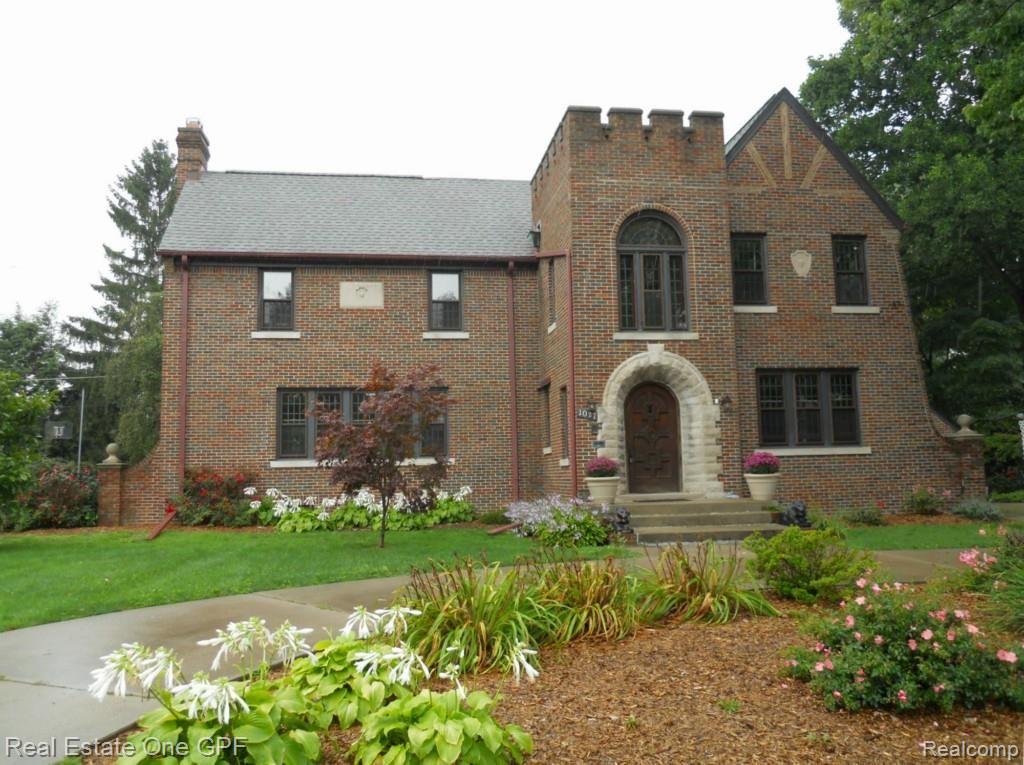 1027 Bedford Road Grosse Pointe, MI 48230 - Photo 1 of 31 1 DSCN2027.jpg