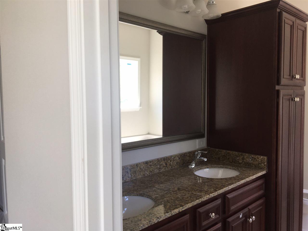17 Chadmore Street Simpsonville, SC 29680 - Photo 5 of 6 Gallery Image 5