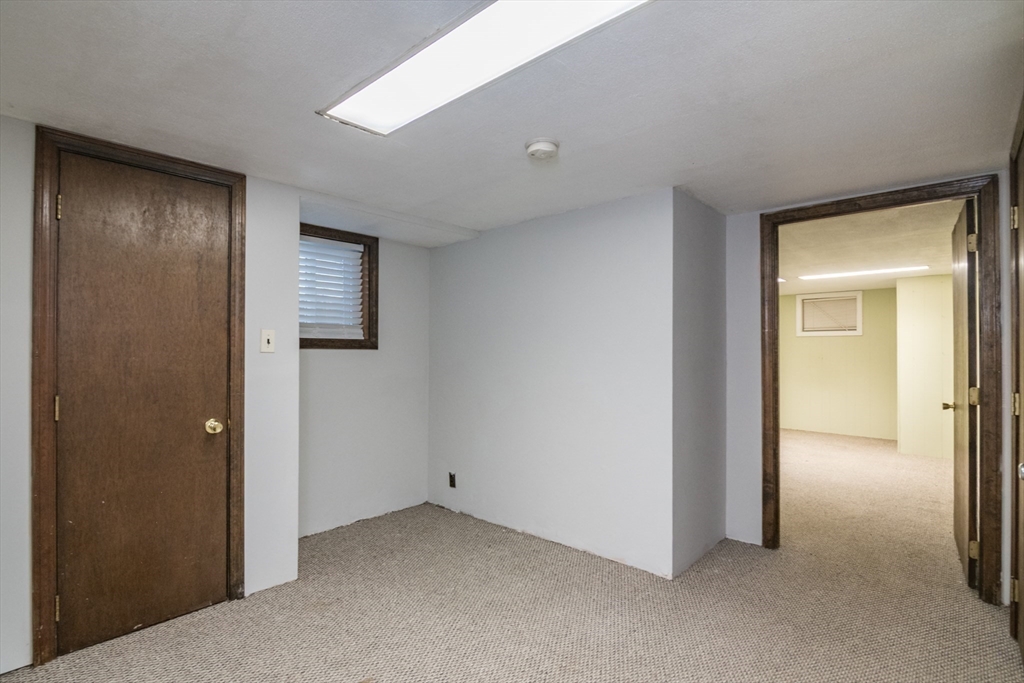 248 Laconia Street Springfield, MA 01129 - Photo 12 of 20