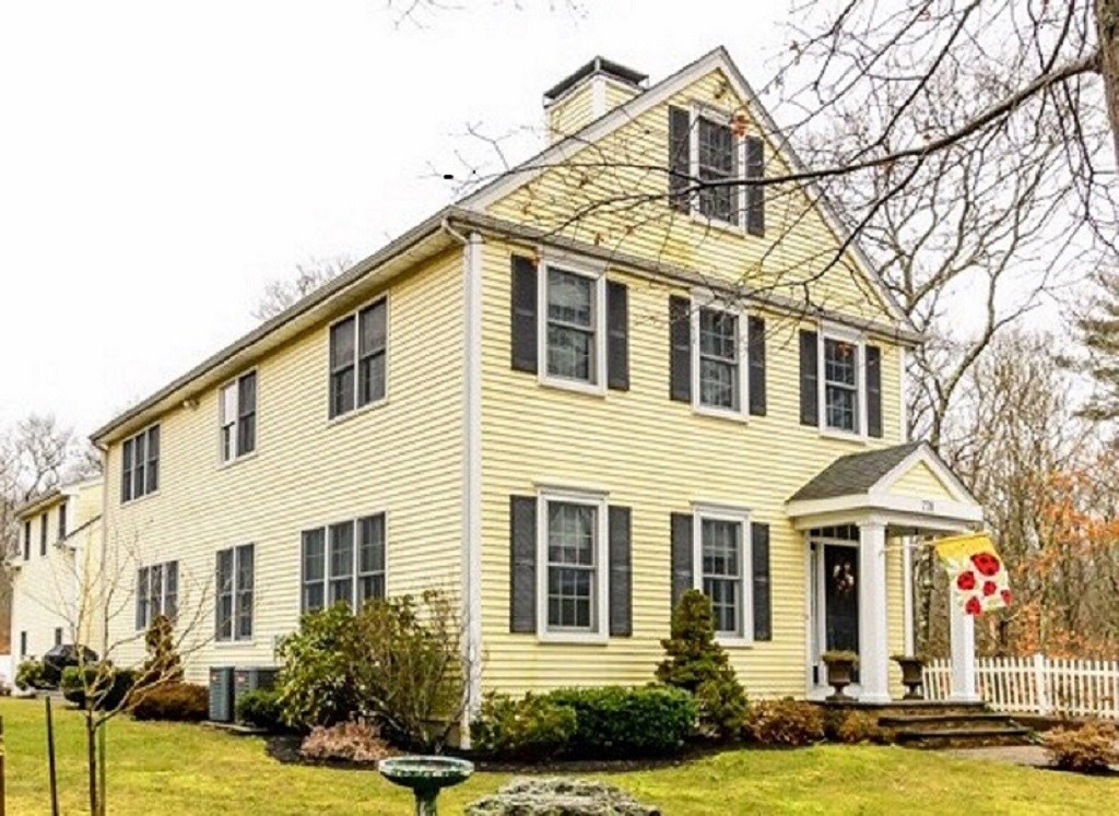 778 Lake Road Tiverton, RI 02878 - Photo 1 of 40
