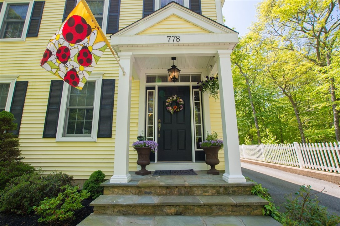 778 Lake Road Tiverton, RI 02878 - Photo 4 of 40