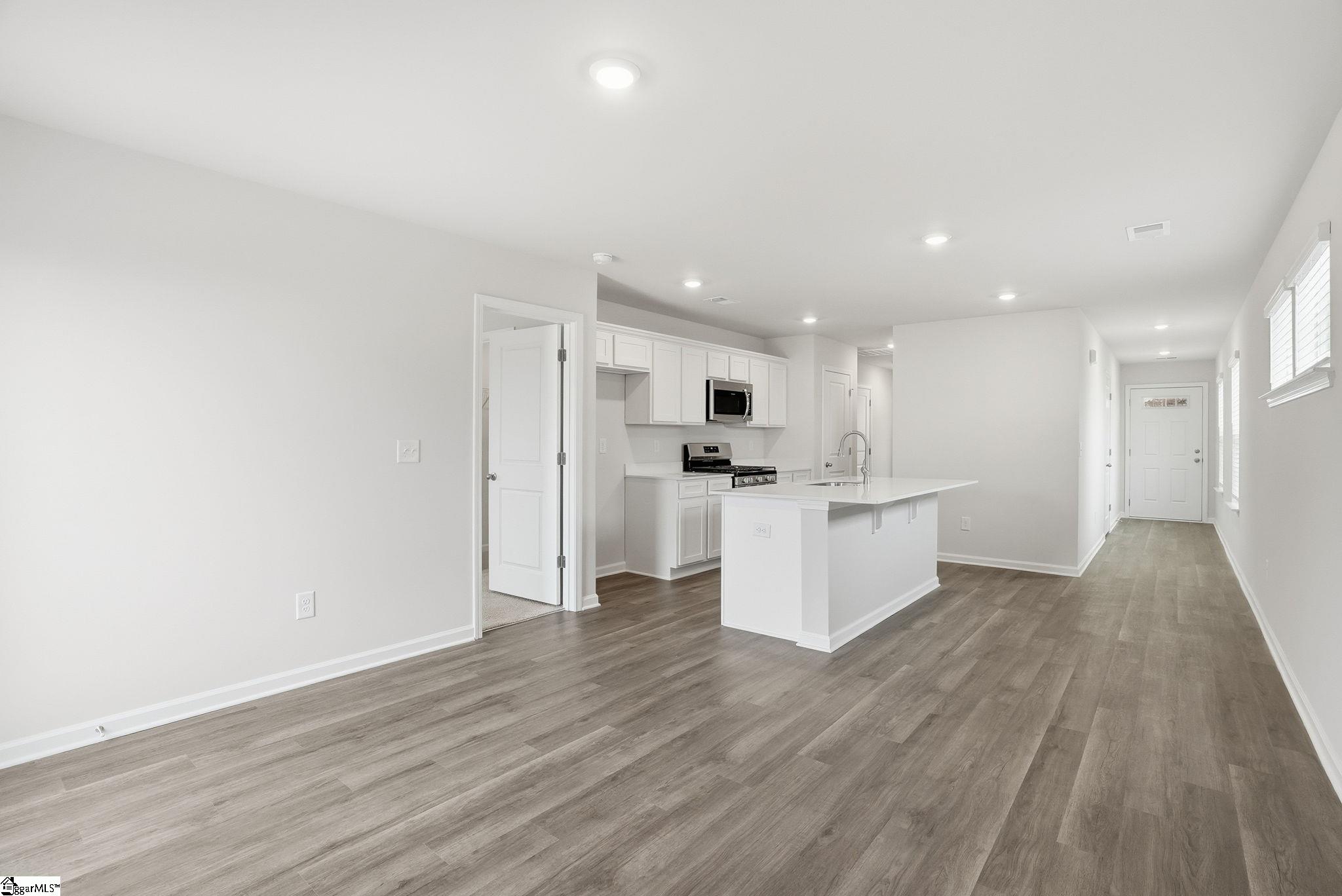 25 New Dunham Bridge Road Greenville, SC 29611 - Photo 5 of 23 Gallery Image 5