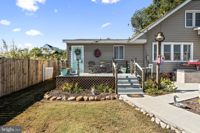 a view of outdoor space with seating space