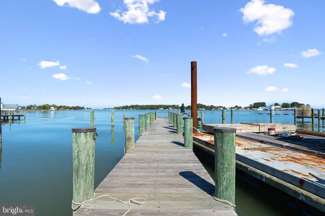 a view of a terrace with sky view