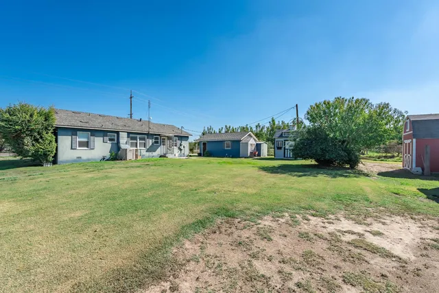 a front view of house with yard
