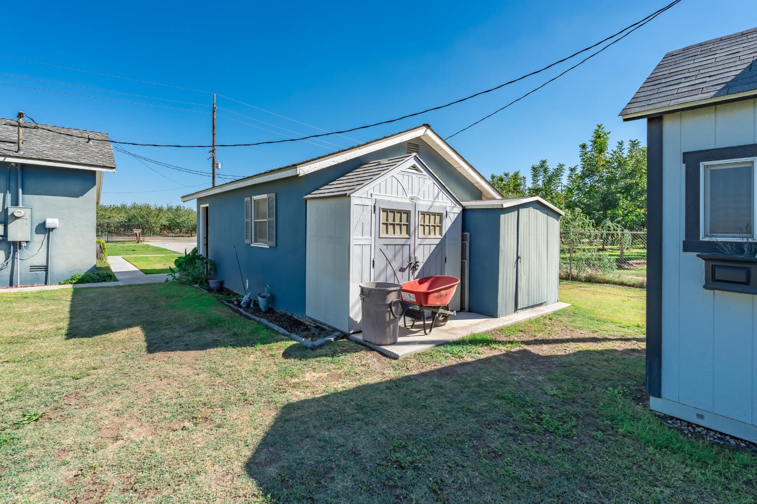 3058 7th Avenue Hanford, CA 93230 - Photo 28 of 38 a view of a house with backyard