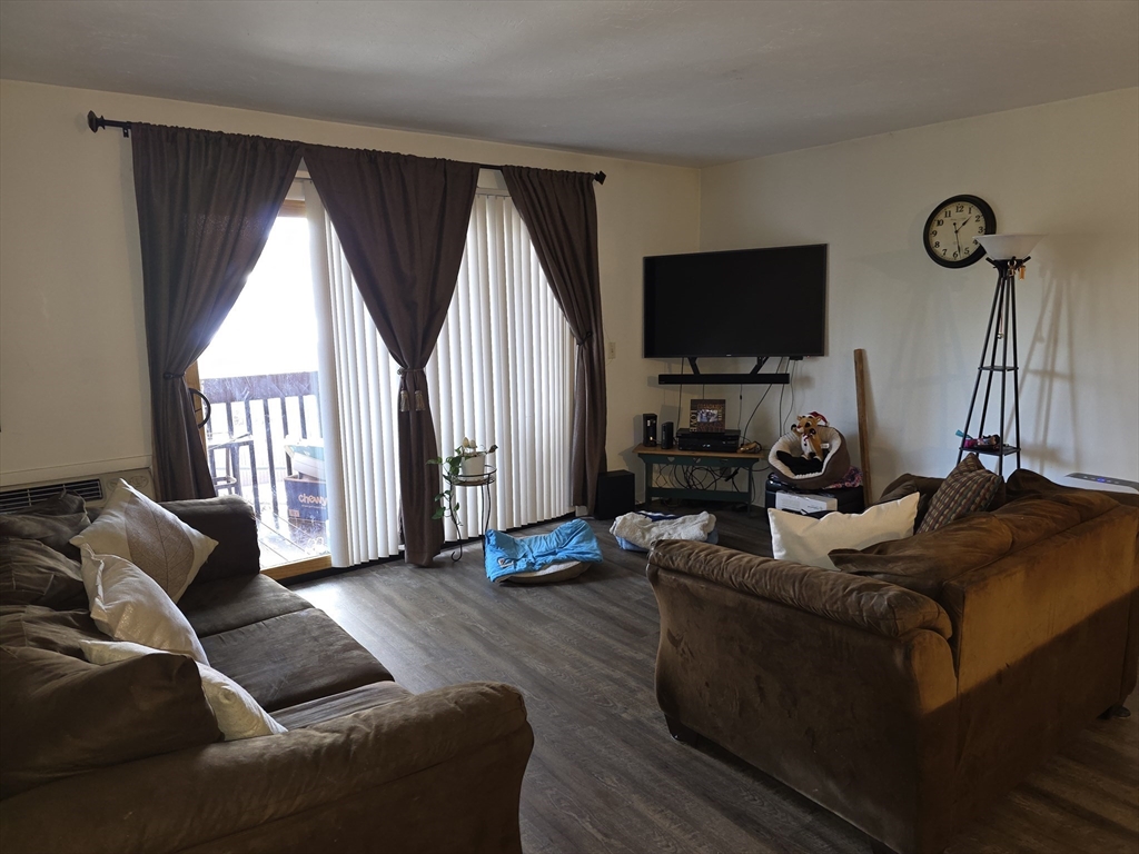 340 Sunderland Road, Unit 14 Worcester, MA 01604 - Photo 3 of 15 Gallery Image 3