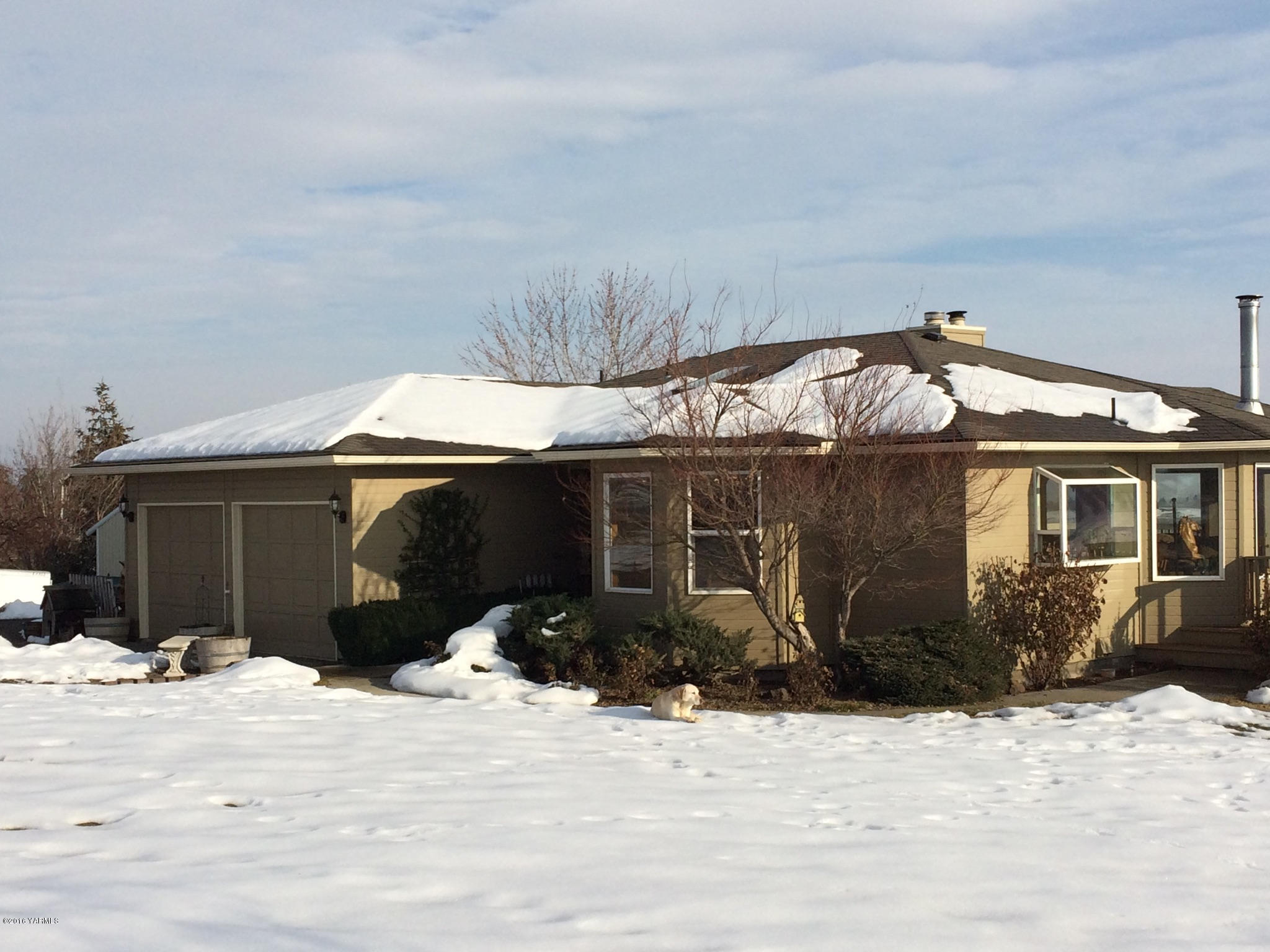 13910 Fisk Road Yakima, WA 98908 - Photo 47 of 48 a front view of a house
