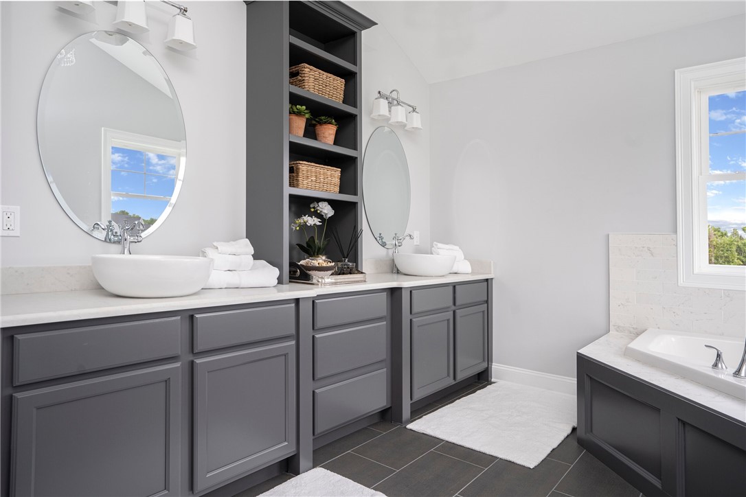 14 Scarlett Way Cranston, RI 02921 - Photo 11 of 19