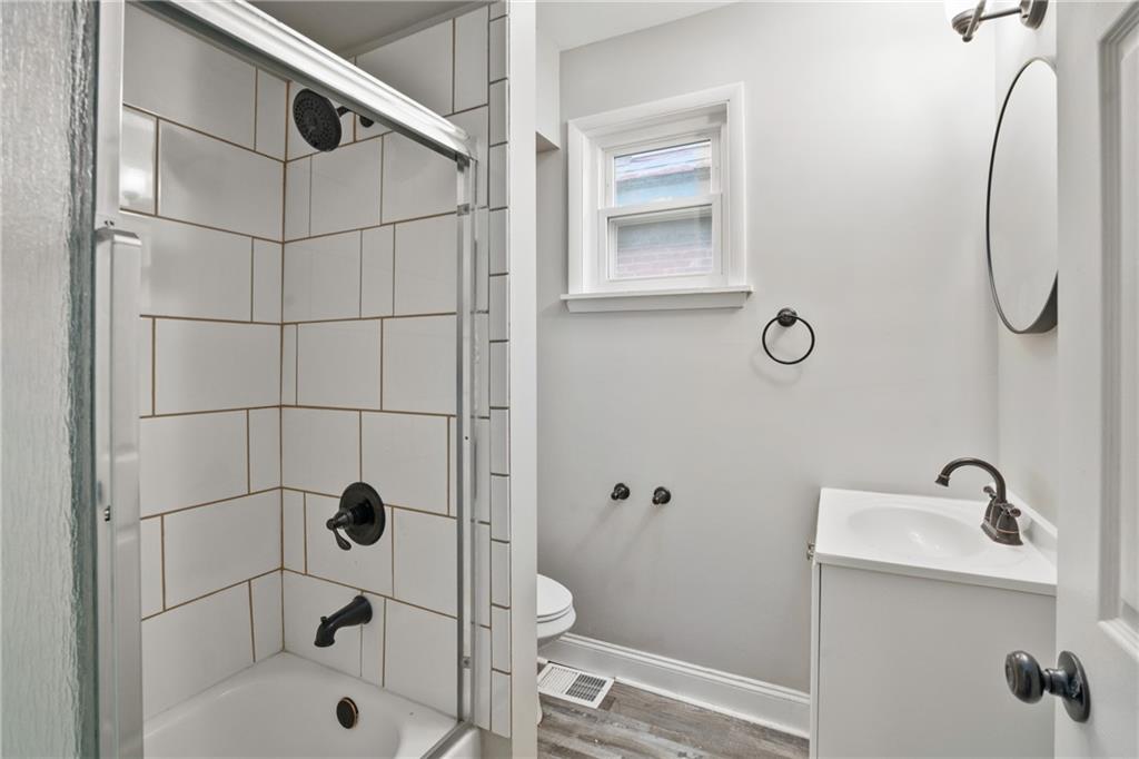 808 Bay Ridge Avenue Pittsburgh, PA 15226 - Photo 15 of 34 a bathroom with a shower and toilet