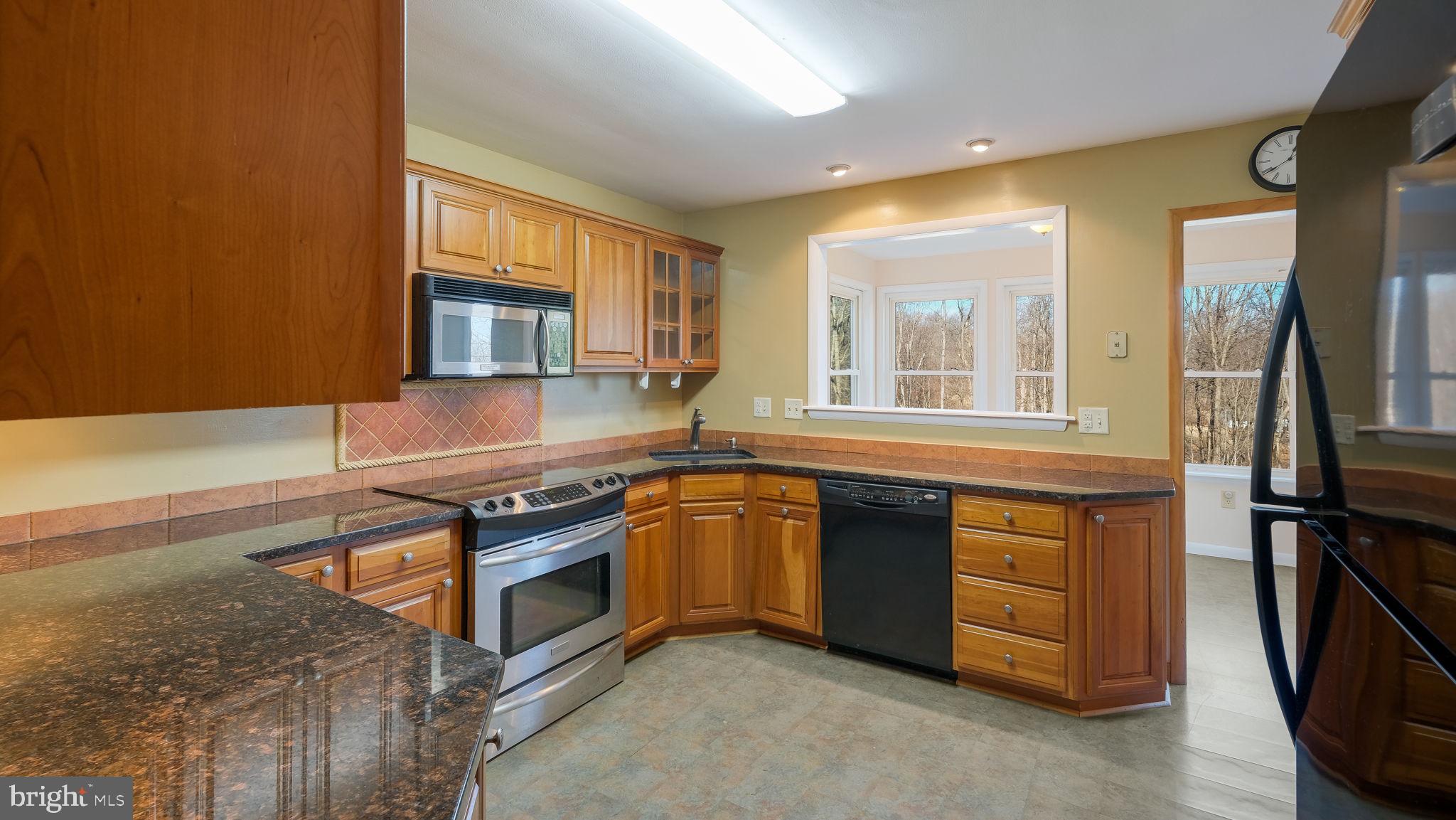 6129 Beverly Hills Road Coopersburg, PA 18036 - Photo 15 of 40