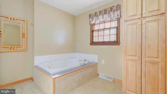 $405,500 | 6129 Beverly Hills Road, Coopersburg, PA 18036