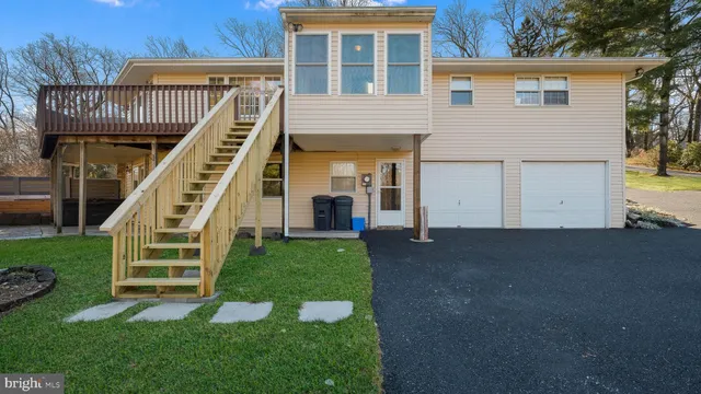 $405,500 | 6129 Beverly Hills Road, Coopersburg, PA 18036