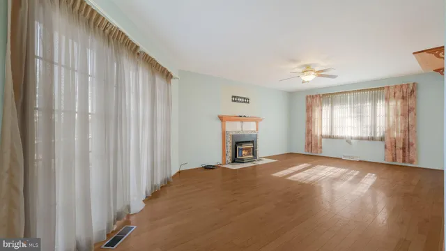 $405,500 | 6129 Beverly Hills Road, Coopersburg, PA 18036