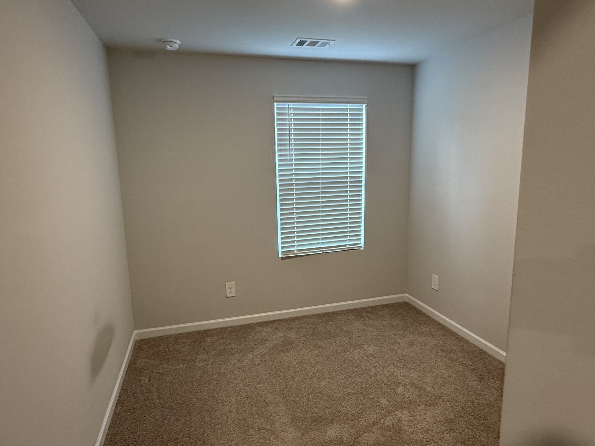 193 Mackenzie Way Lewisburg, TN 37091 - Photo 17 of 20 an empty room with a window