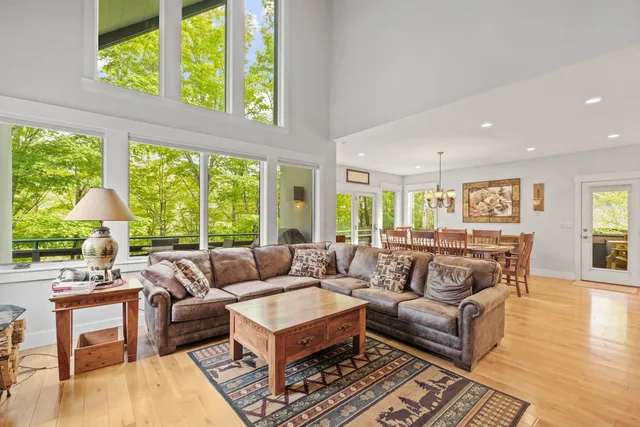 $2,200,000 | 79 Flume Road, Lincoln, NH 03251