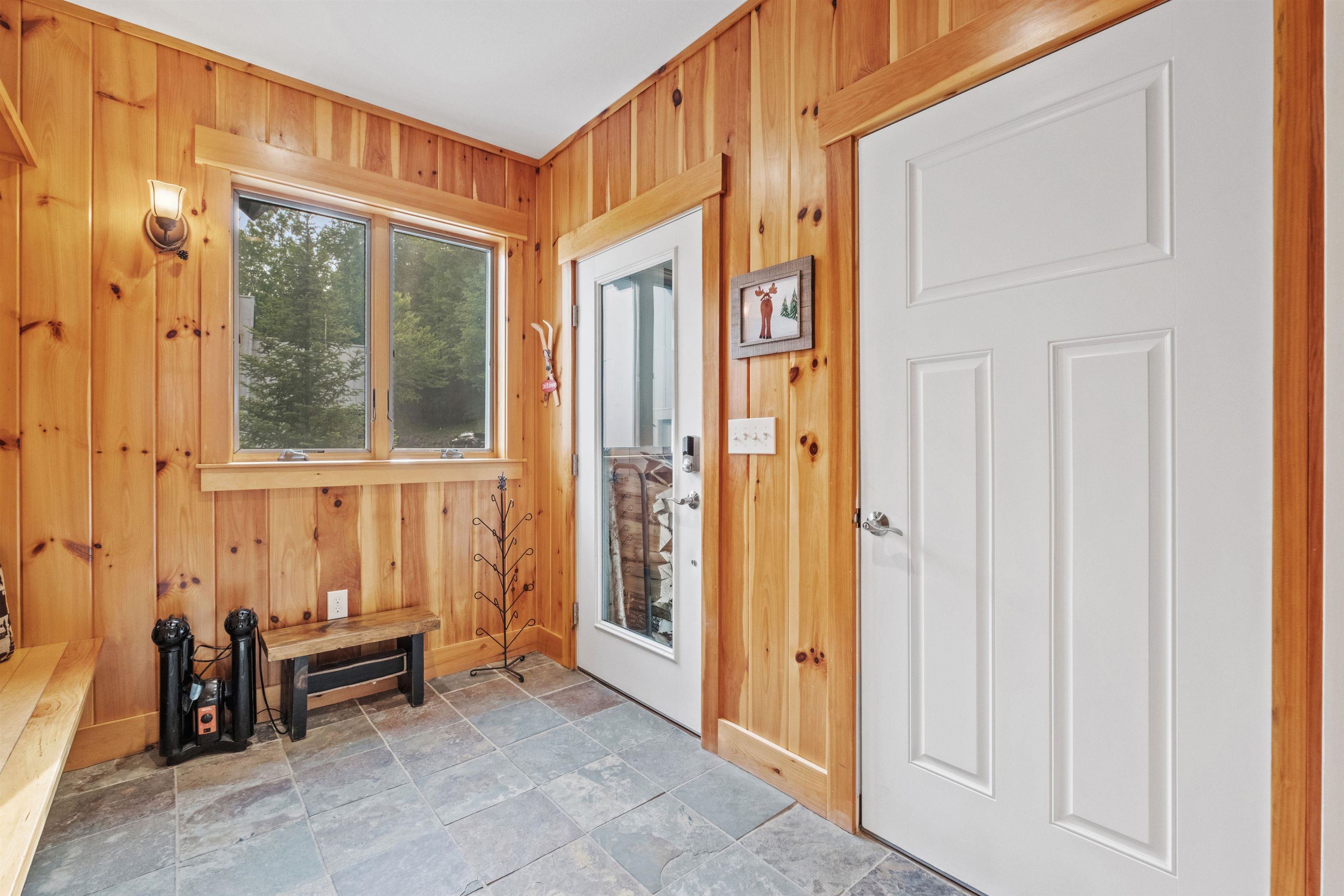 79 Flume Road Lincoln, NH 03251 - Photo 7 of 59