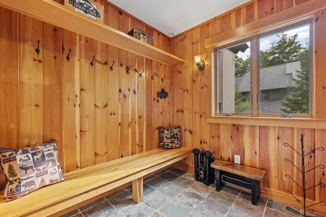 $2,200,000 | 79 Flume Road, Lincoln, NH 03251