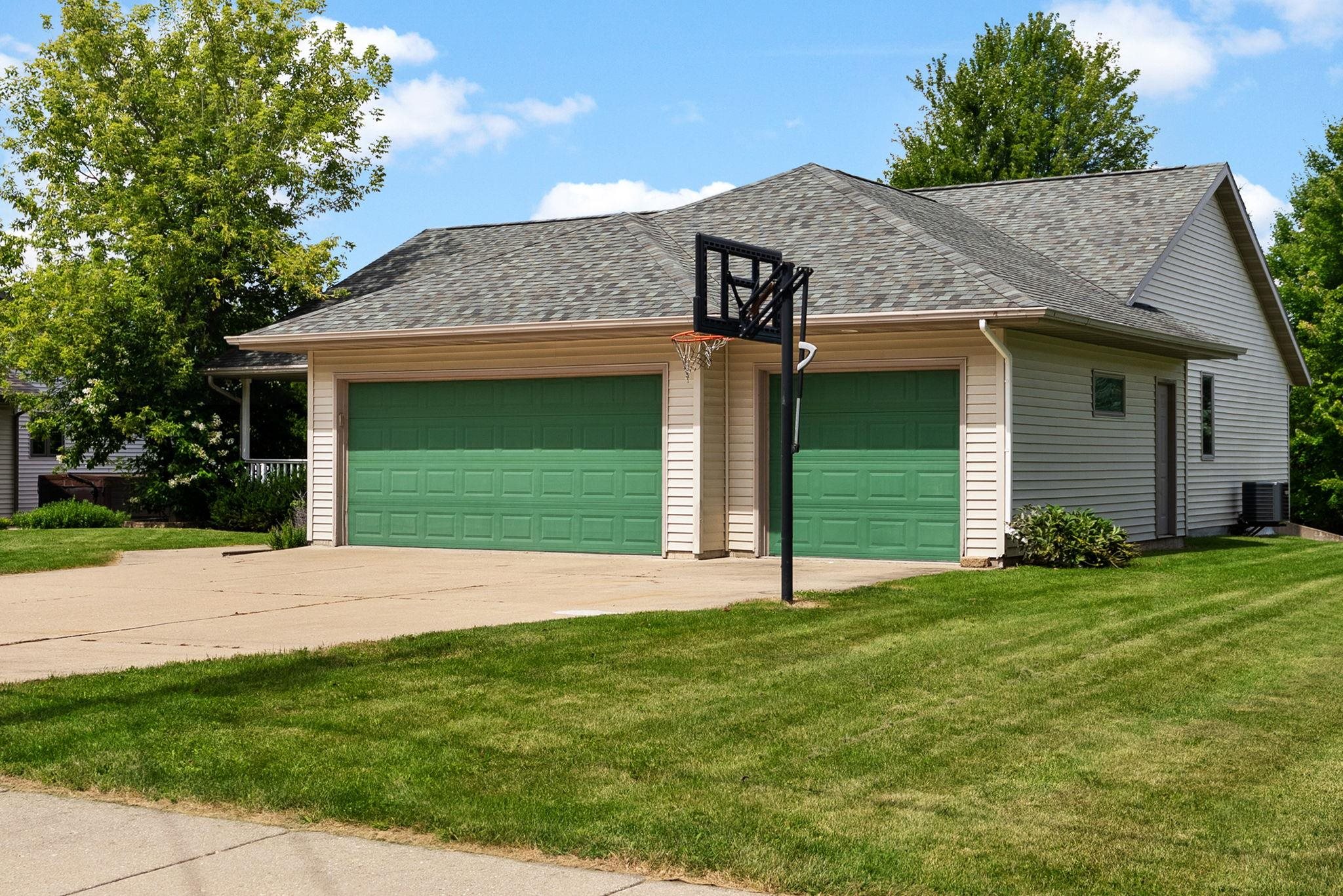 3505 East Rotamer Road Janesville, WI 53546 - Photo 3 of 41