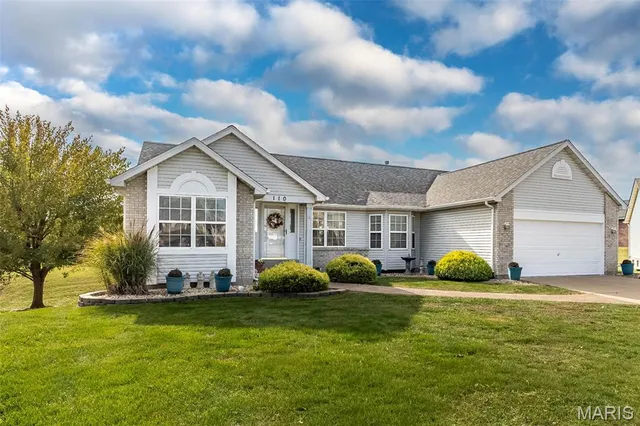 $374,900 | 110 Cherrywood Parc Drive, O'Fallon, MO 63368