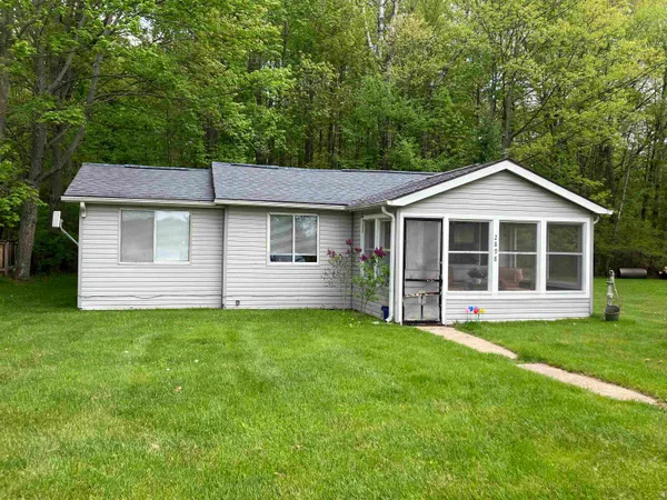 $110,000 | 2898 Lakeshore Drive, Gladwin, MI 48624