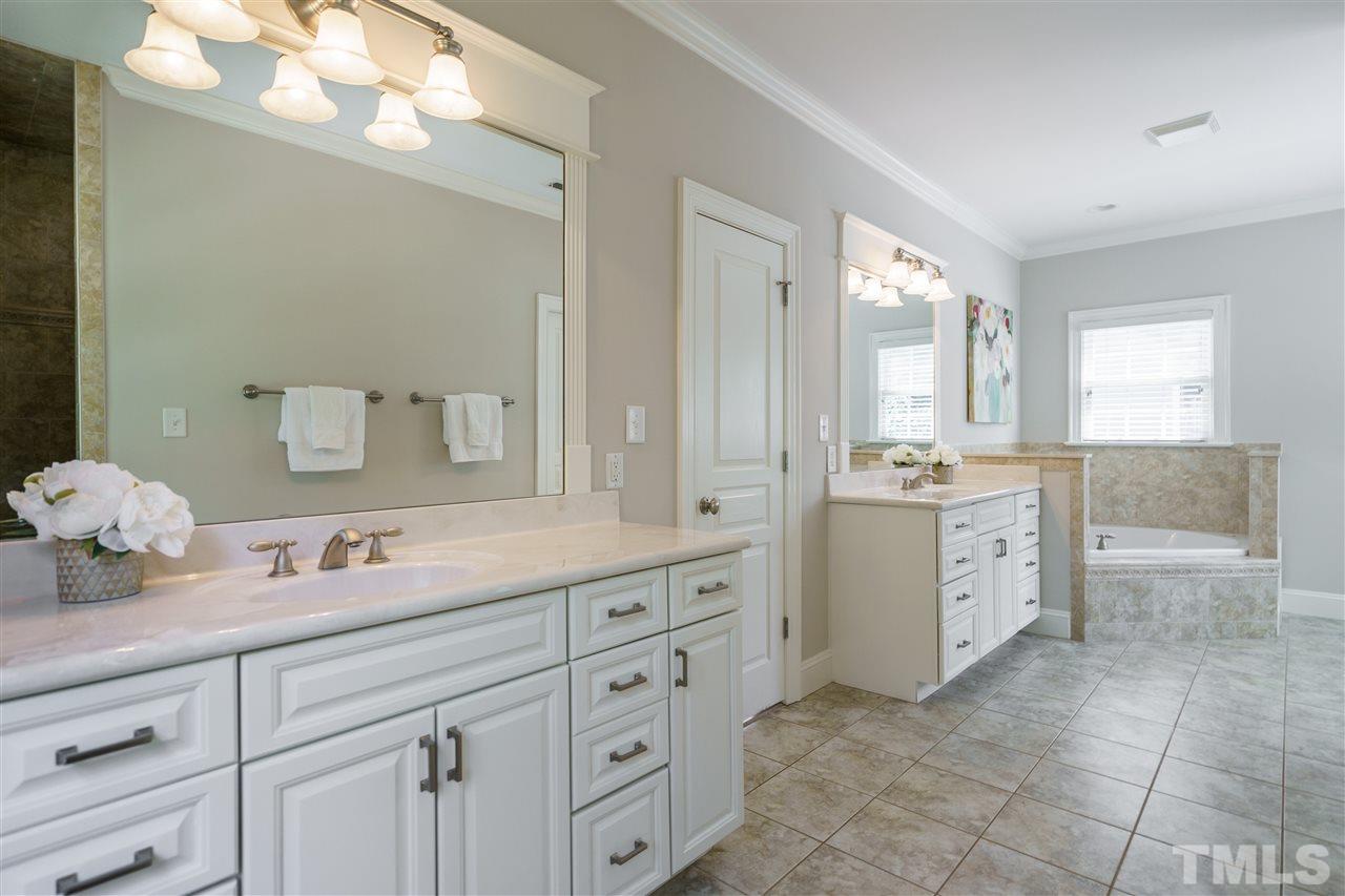 1228 Banbury Road Raleigh, NC 27607 - Photo 14 of 28
