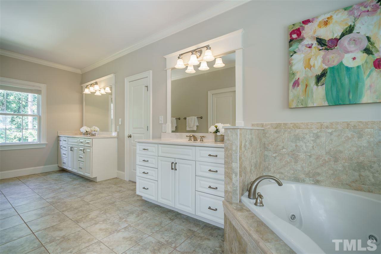 1228 Banbury Road Raleigh, NC 27607 - Photo 15 of 28