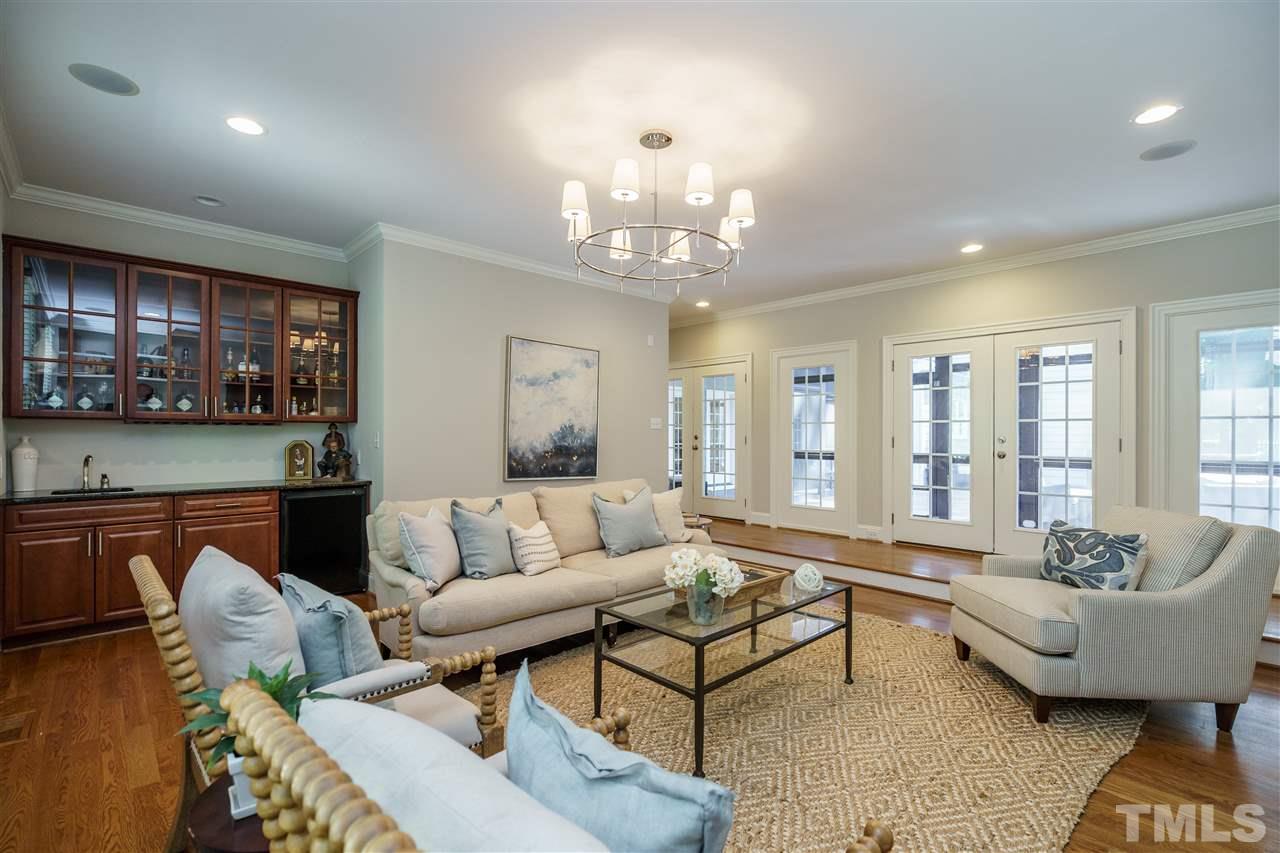 1228 Banbury Road Raleigh, NC 27607 - Photo 8 of 28