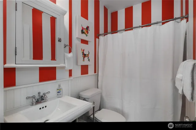 $1,100,000 | 228 Meriweather Street, Pacific Beach, WA 98571