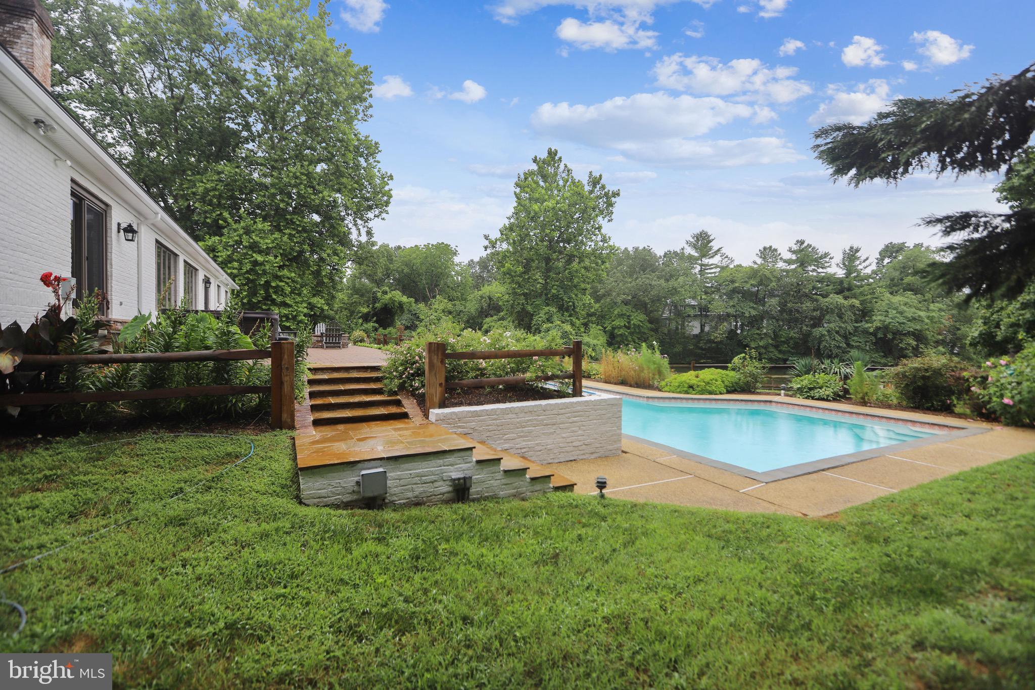 451 Ferry Point Road Annapolis, MD 21403 - Photo 14 of 64 Salt water pool