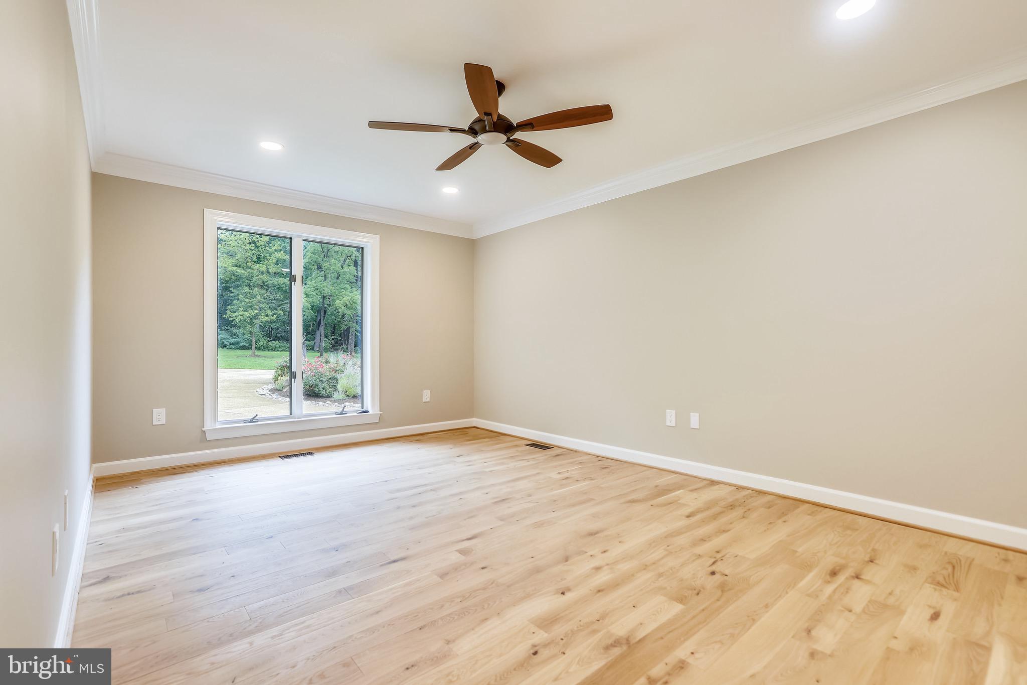 451 Ferry Point Road Annapolis, MD 21403 - Photo 41 of 64 Bedroom 1