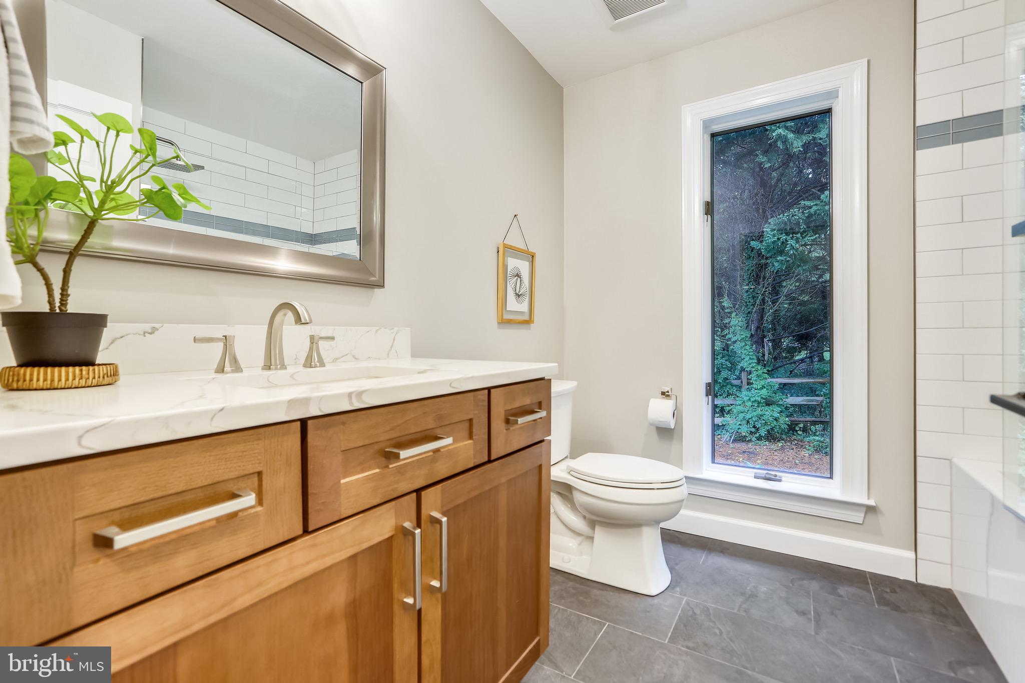 451 Ferry Point Road Annapolis, MD 21403 - Photo 42 of 64 Full bathroom