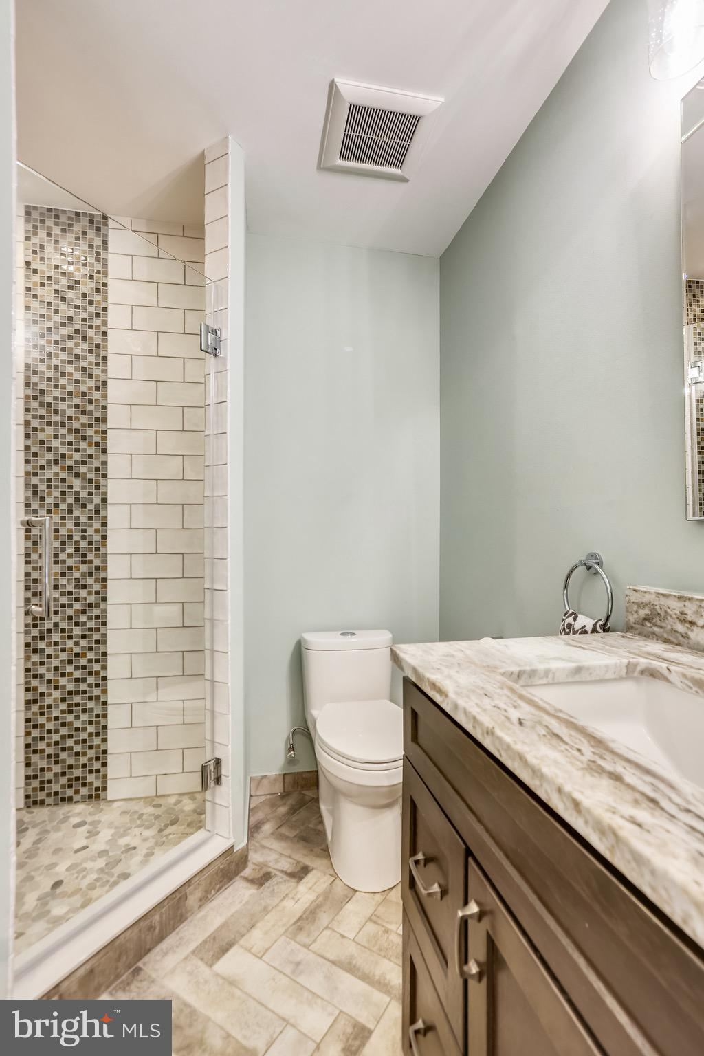 451 Ferry Point Road Annapolis, MD 21403 - Photo 48 of 64 Full guest bathroom