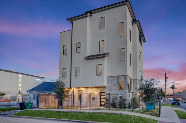 $1,250,000 | 2435 Sheridan Street, Houston, TX 77030