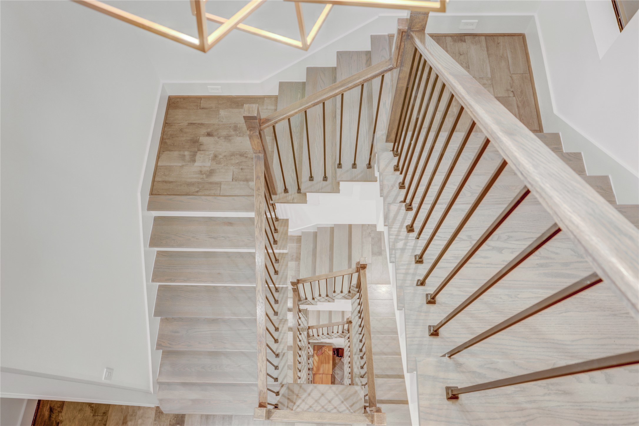 2435 Sheridan Street Houston, TX 77030 - Photo 23 of 25 a view of entryway