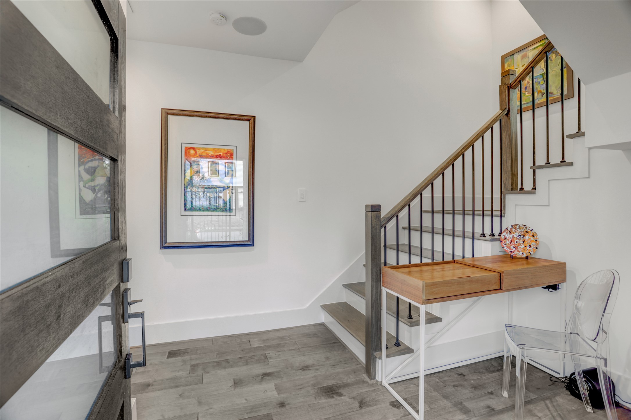2435 Sheridan Street Houston, TX 77030 - Photo 3 of 25 a bedroom with furniture and a window