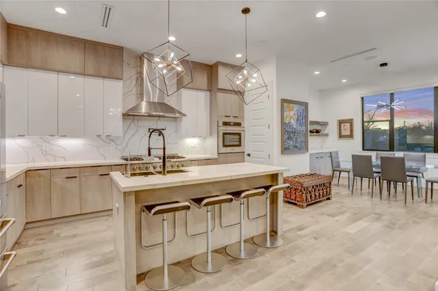 $1,250,000 | 2435 Sheridan Street, Houston, TX 77030