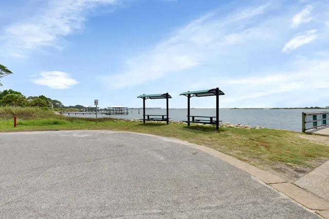 $465,500 | 5 Calle Rio, Mary Esther, FL 32569