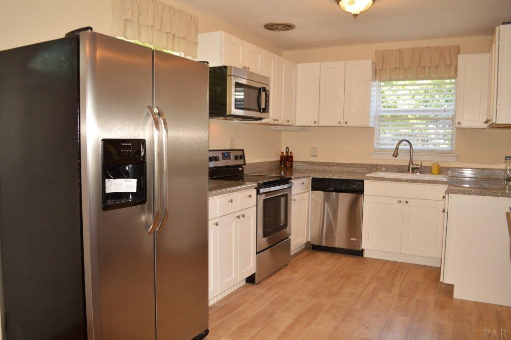 712 East Montclair Road Pensacola, FL 32505 - Photo 5 of 27 Gallery Image 5