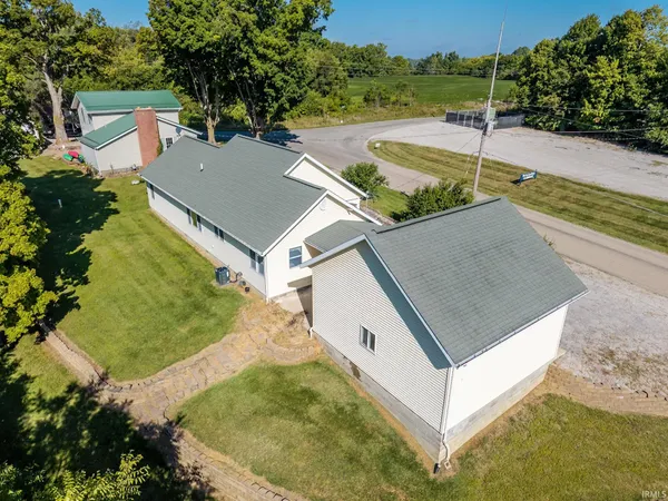 $330,000 | 9540 East 500 South, Wolcottville, IN 46795