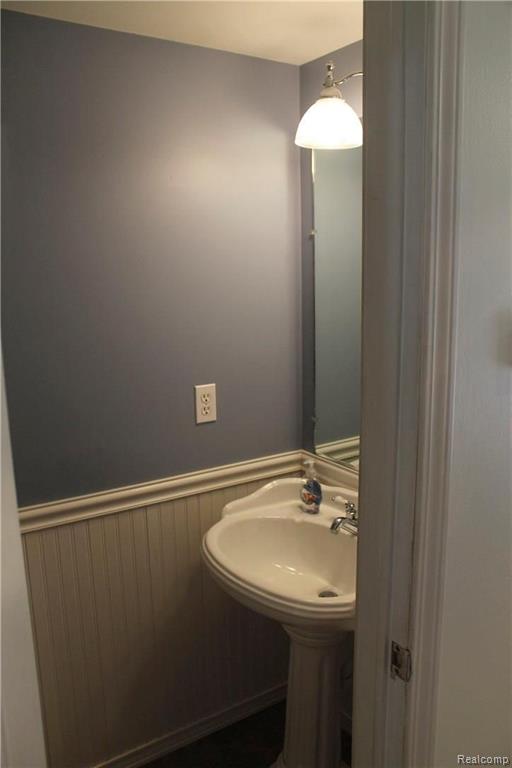 717 Kentucky Drive Rochester Hills, MI 48307 - Photo 26 of 49