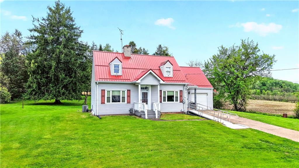 WELCOME HOME TO 607 CEMETERY ROAD~
